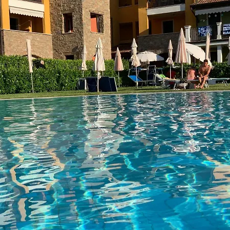 Essenza Apartament *